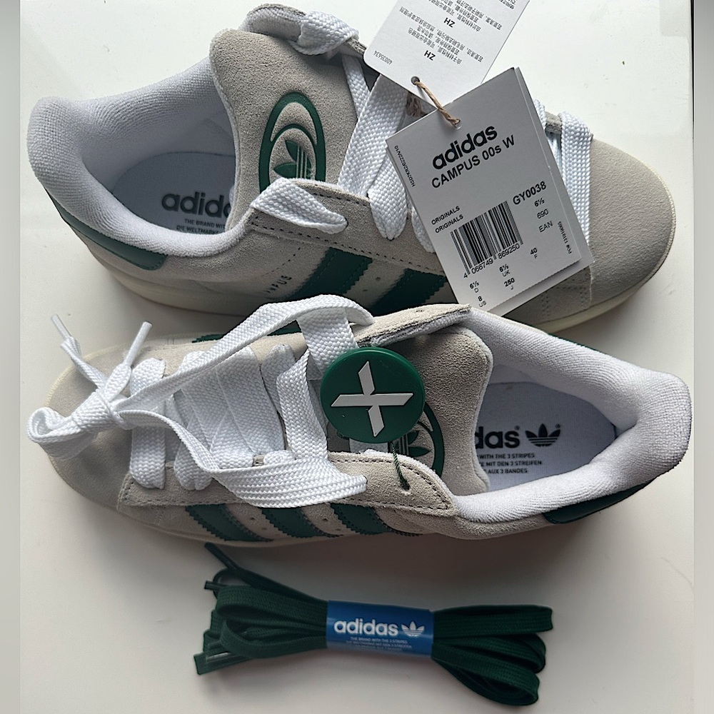 Adidas Campus 00s in Off White/Dark Green (Size US 8)